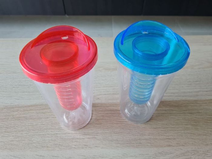 Gobelets infuseurs à fruits