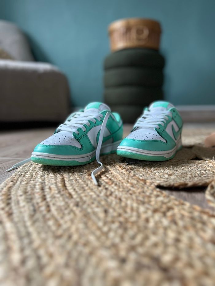 Nike Dunk Low Green Glow DD1503-105  - Taille 38,5 - photo numéro 3