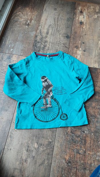 T-shirt orchestra 4 ans en très bon état