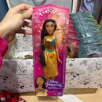 poupée disney pocahontas
