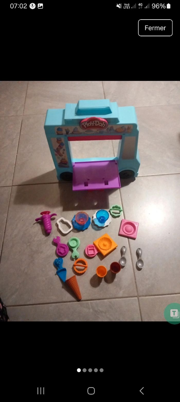 Camion marchand de glaces