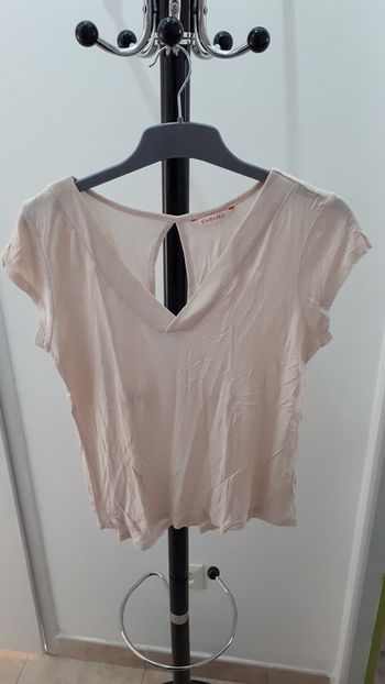 T shirt doré/paillettes avec goutte d'eau dans le dos taille M