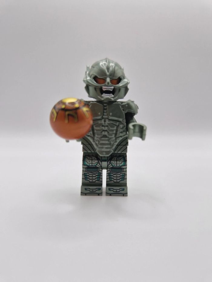 Figurine type lego Bouffon vert Spiderman Marvel - photo numéro 2
