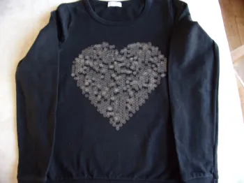 Joli Sweat avec Coeur - T.S