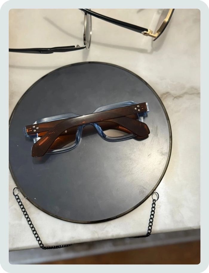 Lunette de soleil carré bleue - photo numéro 2