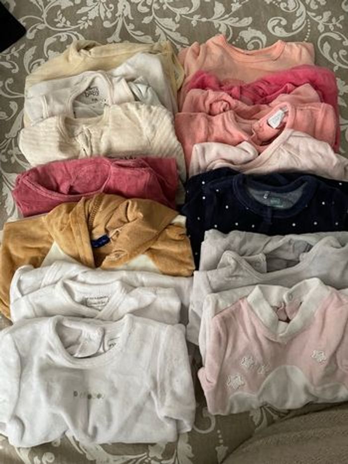 Lot 14  pyjama velours 3 mois