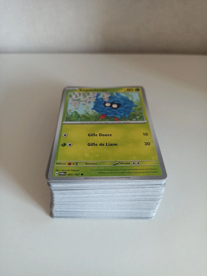 Lot 99 cartes Pokémon EV6