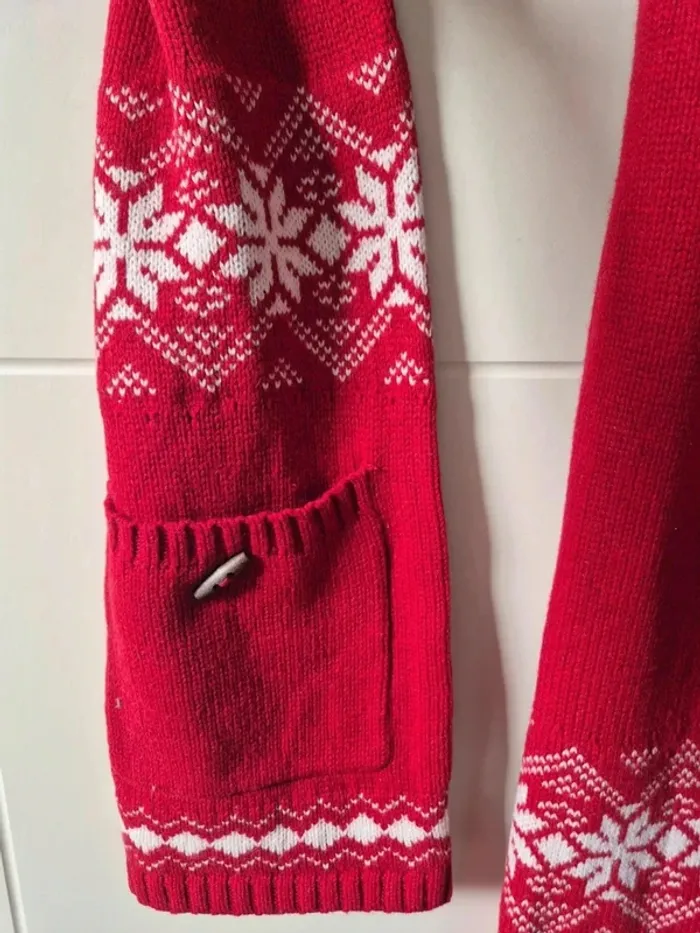 Écharpe rouge motif hivernal – H&M 🎄 - photo numéro 3