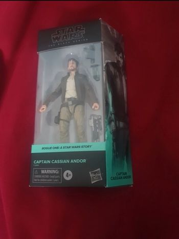 Figurine star wars captain cassian andor