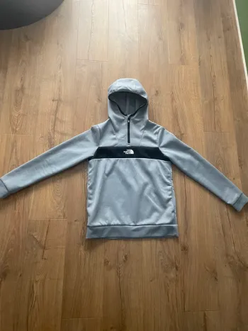 Pull the north face