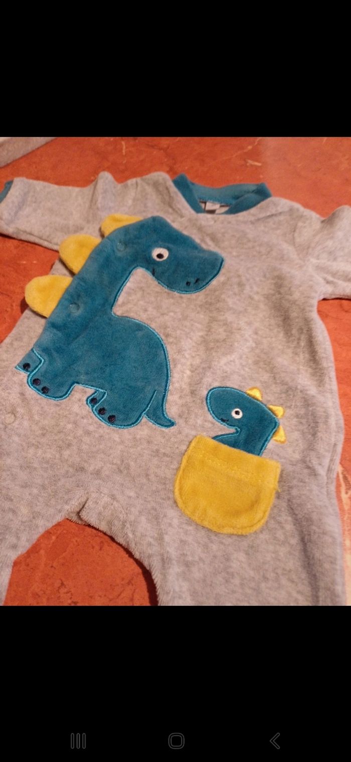 Pyjama bébé taille 1 mois - photo numéro 2