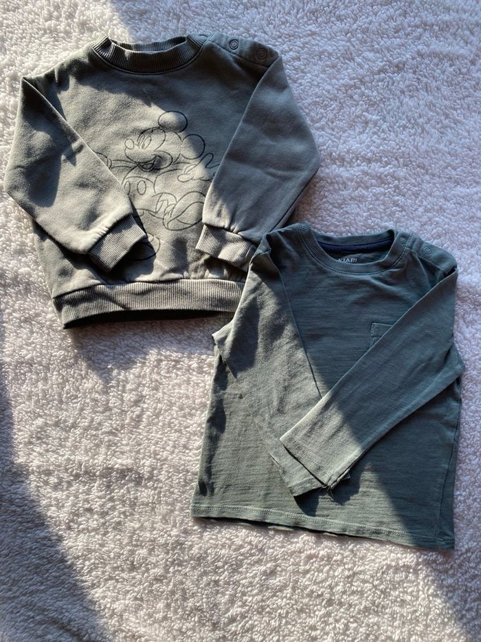 Un pull et un manche longue Kiabi et Disney baby de même taille 18 mois - photo numéro 1