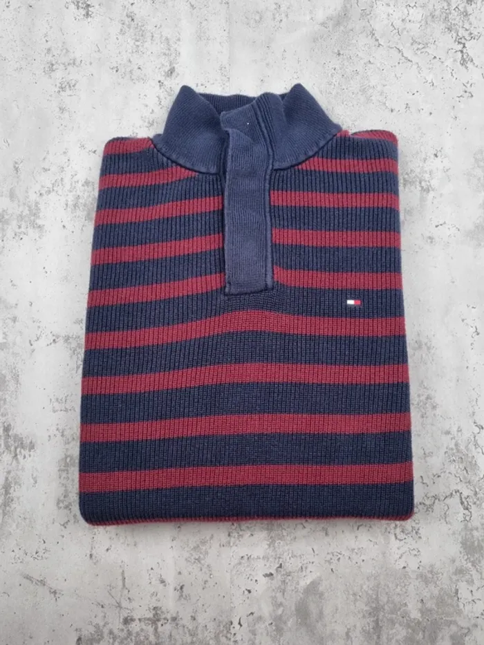 Pull Tommy Hilfiger rayé bleu et bordeaux – Taille XL Homme (mesures en photos) - photo numéro 2
