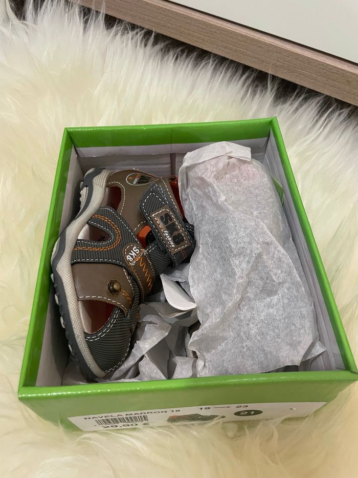 Chaussures bébé taille 21 - photo numéro 2