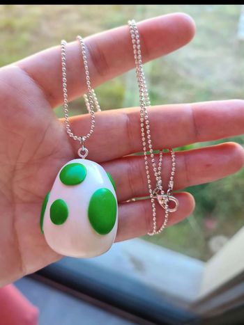 Collier oeuf de Yoshi