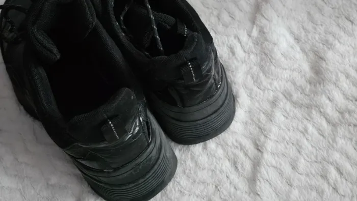 Basket noires H&M bon état taille 39 - photo numéro 8