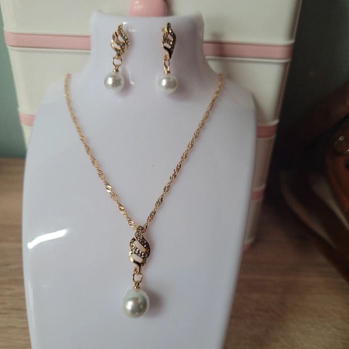 Ensemble collier boucle d oreille
