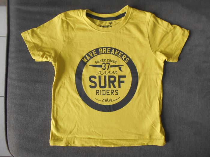 Tee-shirt, taille: 110/116 cm (correspond à du 5/6 ans)