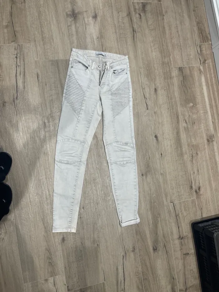 Pantalon texturé gris clair