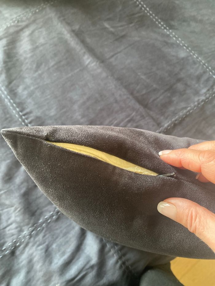 Plaid en Alcantara noir et deux coussins  Zoeppritz - photo numéro 8