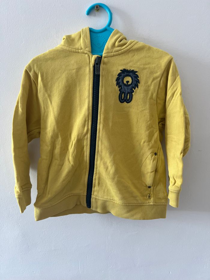 Gilet à capuche jaune - photo numéro 2