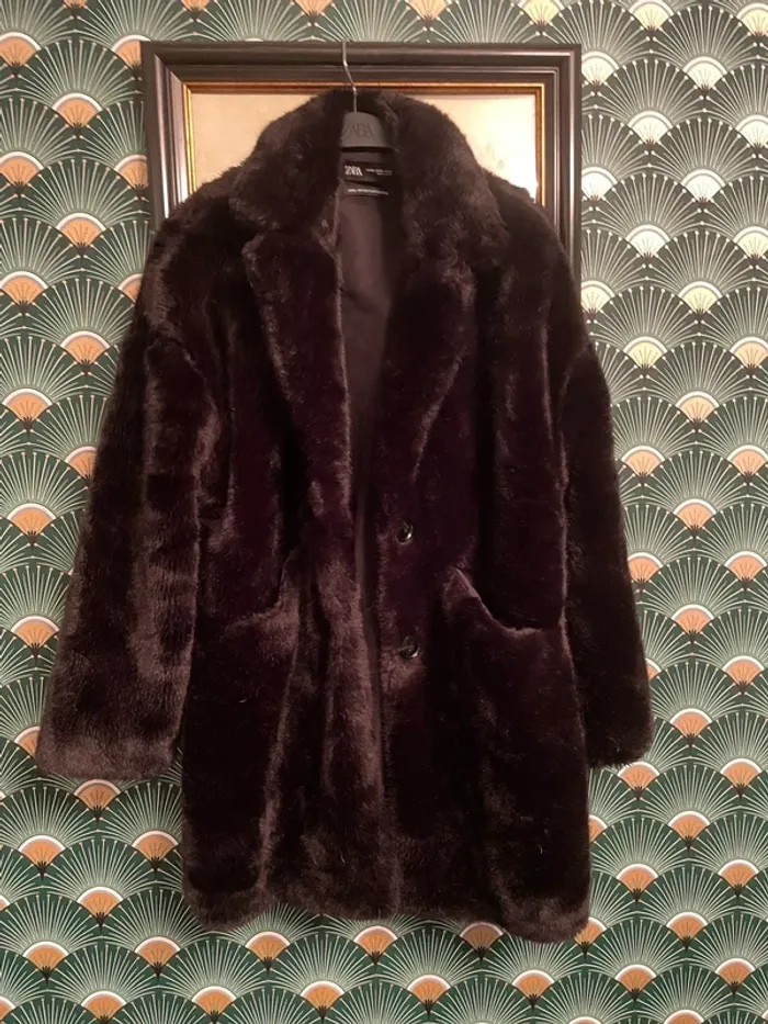 Manteau mi long  fausse fourrure, Zara, taille oversize - photo numéro 2