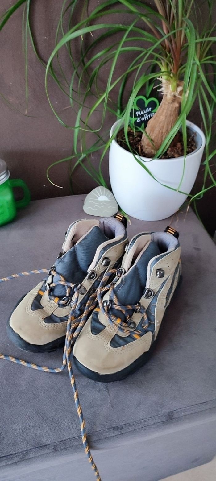 Chaussures de randonnée taille 30 Quechua