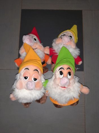 Lot de 4 nains