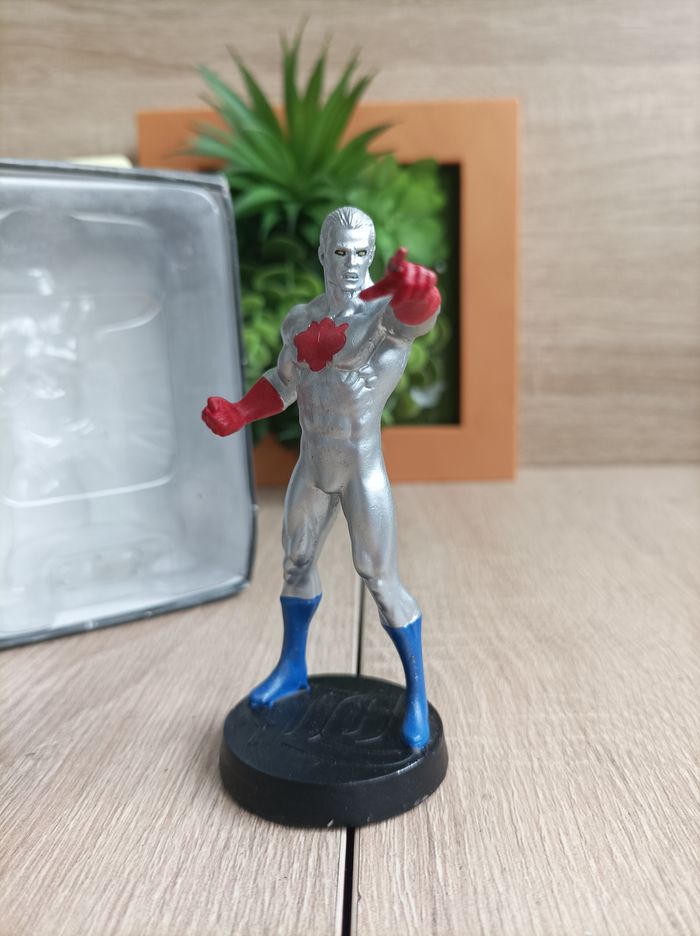 Figurine Captain Atom DC Comics Eaglemoss Super Hero - photo numéro 3