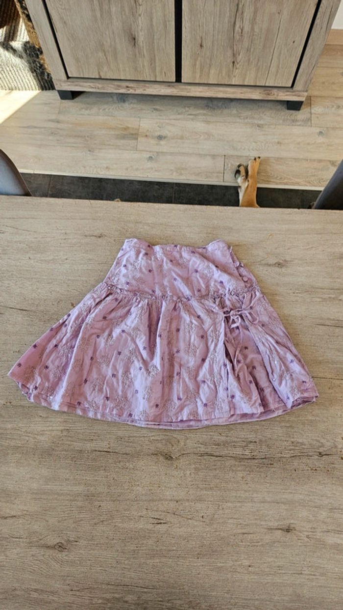 Jupe courte parme avec sequins et broderie, CKS, 10 ans, peu mise - photo numéro 2