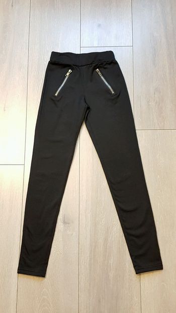 Jeggins noir avec motif fermeture. 10 ans fille