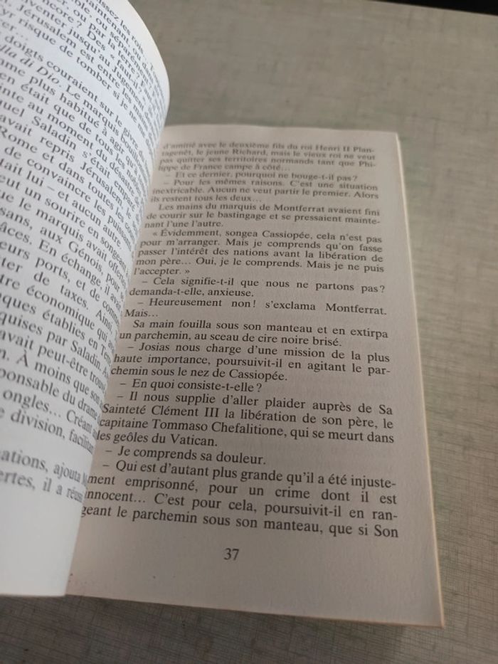Livre le roman de la croix crucifère - photo numéro 4