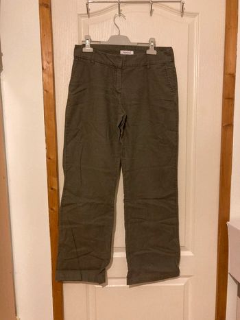 Pantalon kaki à jambes larges en lin