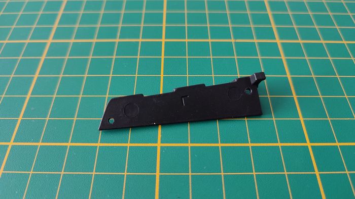 Compartiment panneau intérieur portière gauche 84C n°84 Porsche 911 Carrera RS 2.7 1/8 Altaya #B37