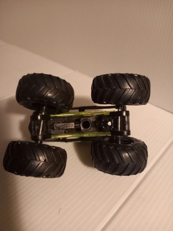 Hotwheel monster truck opération stomp - photo numéro 4