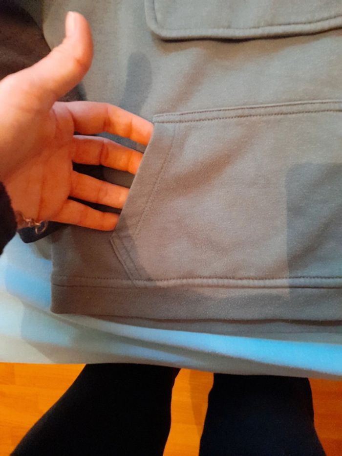Pull capuche 8 ans - photo numéro 5