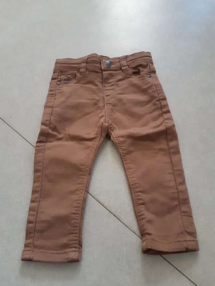 Jeans marron t. 12 mois