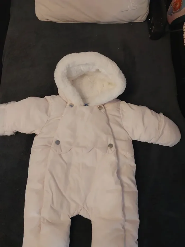 Combinaison bébé hiver 6 mois - photo numéro 2