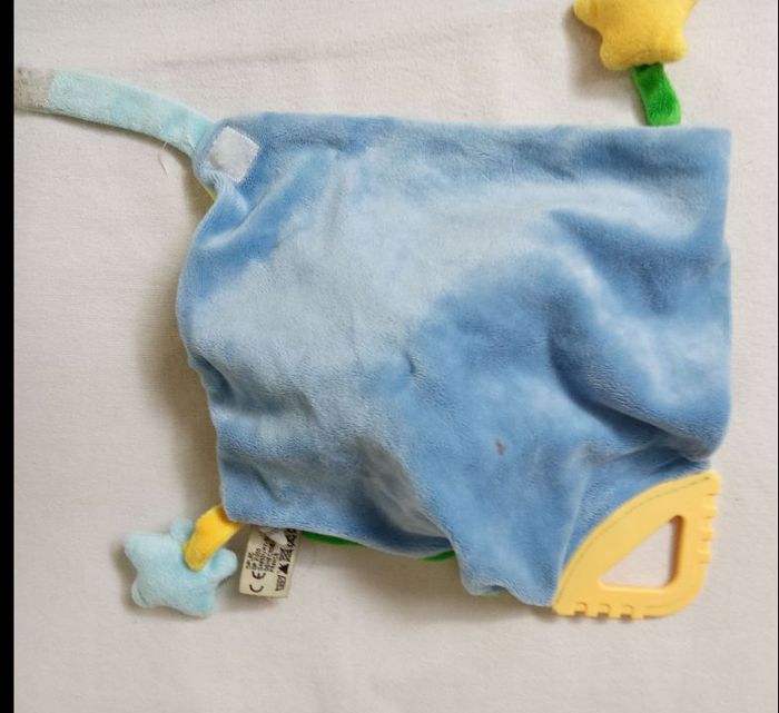 Doudou mouchoir lutin garçon mot d'enfants anneaux de dentition, nuage, bleu, vert, jaune, broderie ronds - photo numéro 4