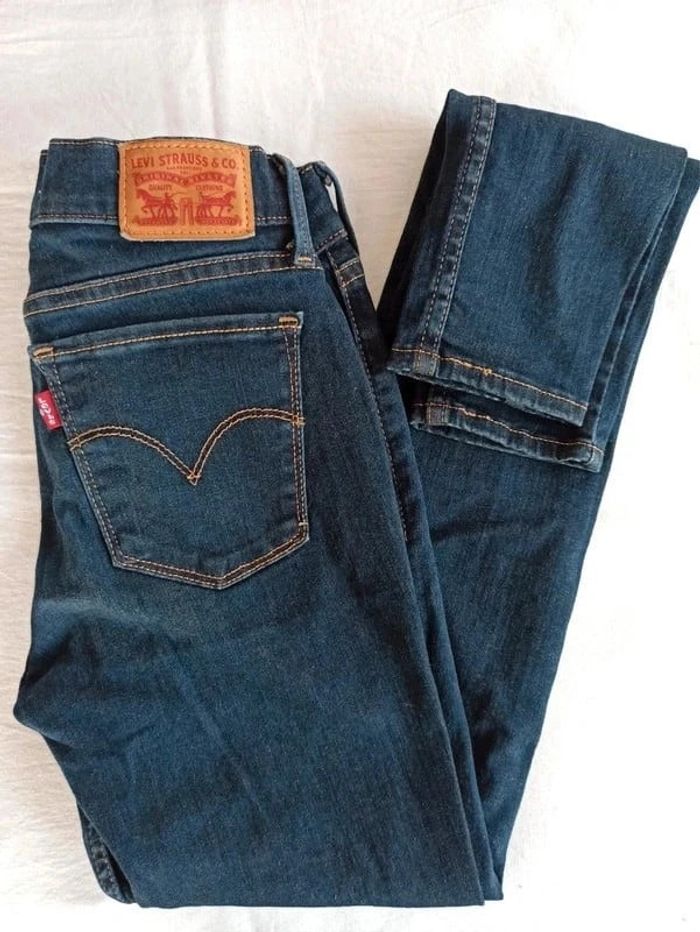 Jean Levi's 710 W25 L30