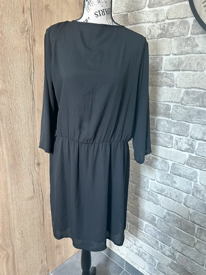 Robe noire taille 44