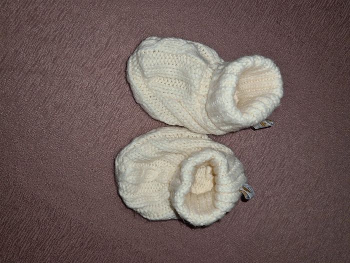 Chaussons en laine neuf 6 mois neuf