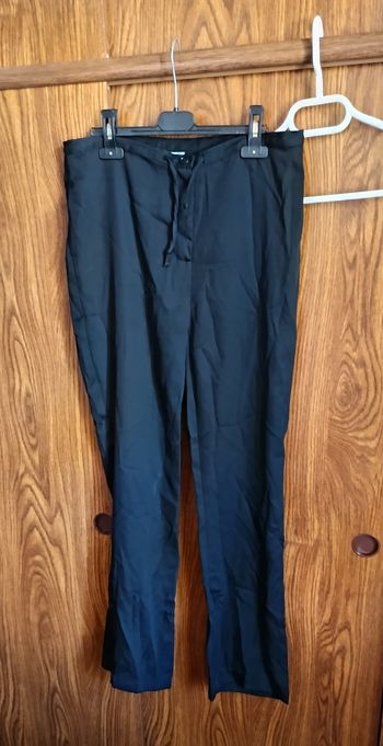 Pantalon fin noir taille 38