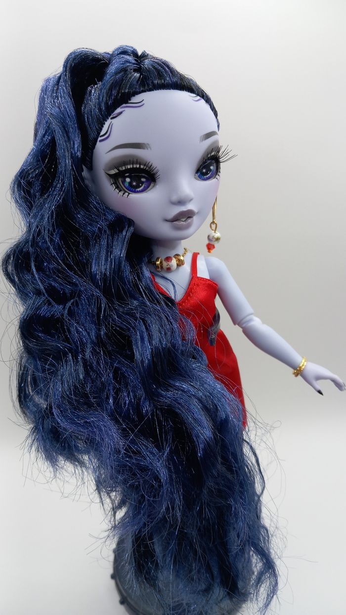Poupée shadow high rainbow Reina Glitch avec plusieurs tenues et accessoires - photo numéro 9