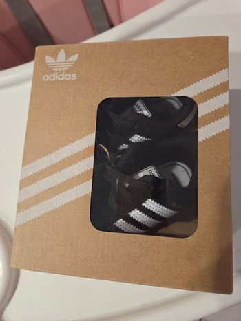 Baskets Adidas neuves