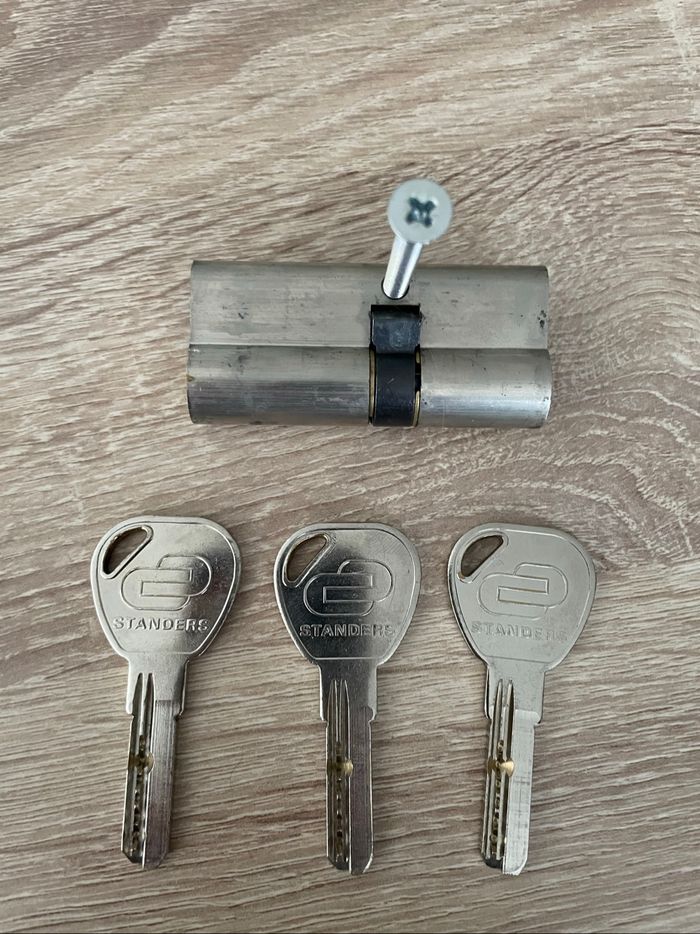 Cylindre Standers avec 5 clés - photo numéro 9