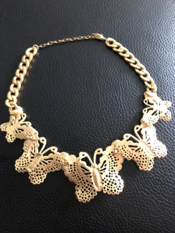 Collier fantaisie papillon