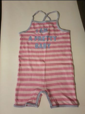 Combishort taille 24mois en très bon état