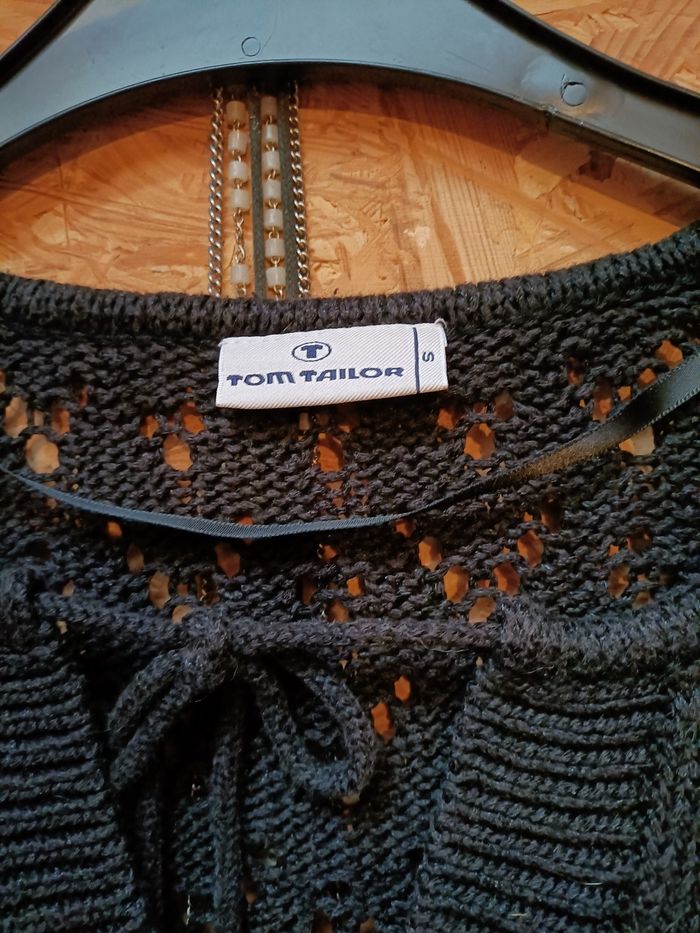 Pull noir - photo numéro 3