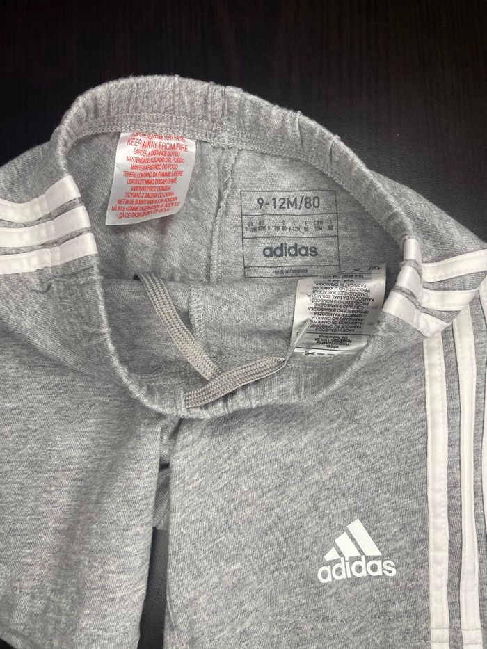 Short Adidas bébé 9-12 mois – Excellent état - photo numéro 3